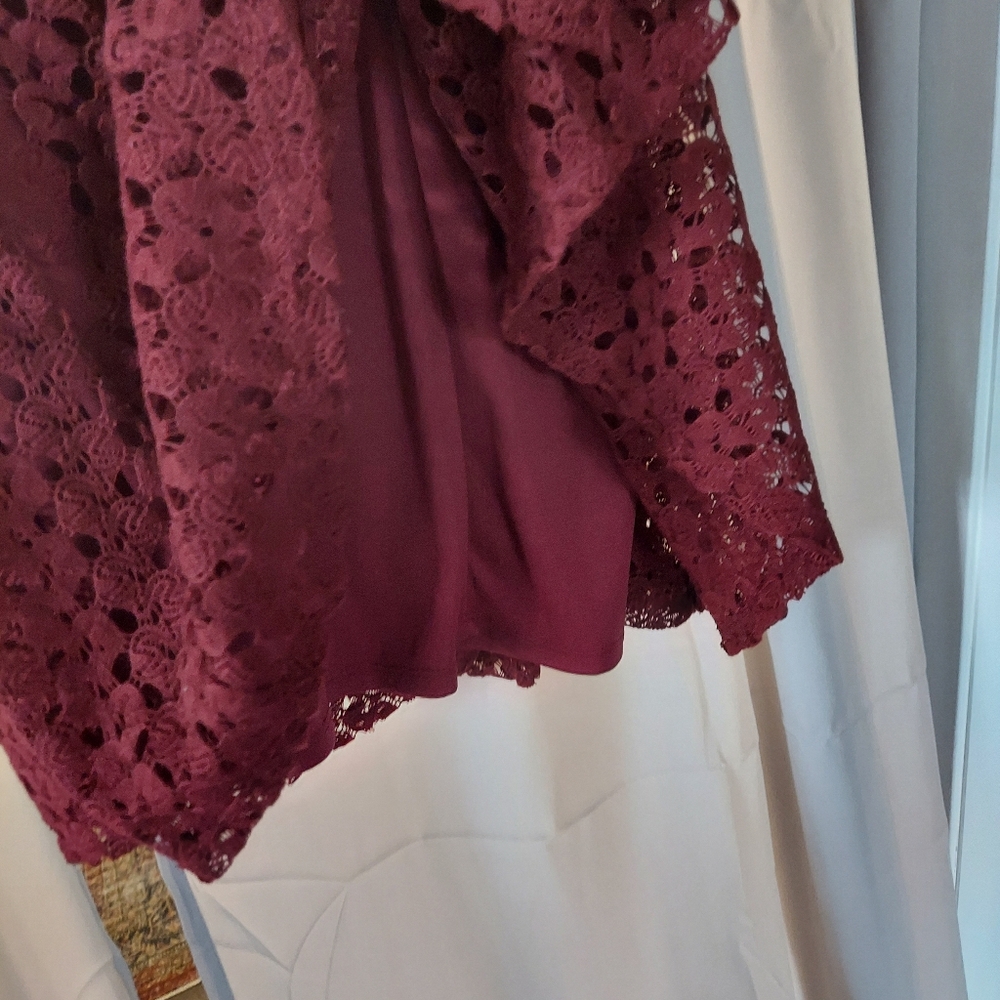 NWT RabbitRabbit Rabbit Women's Burgundy Dress Lace With Bell Sleeves - Picture 4 of 6